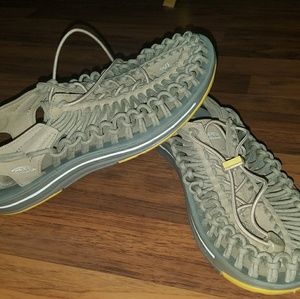 Keen Uneek water/river/ hiking shoes/sandals